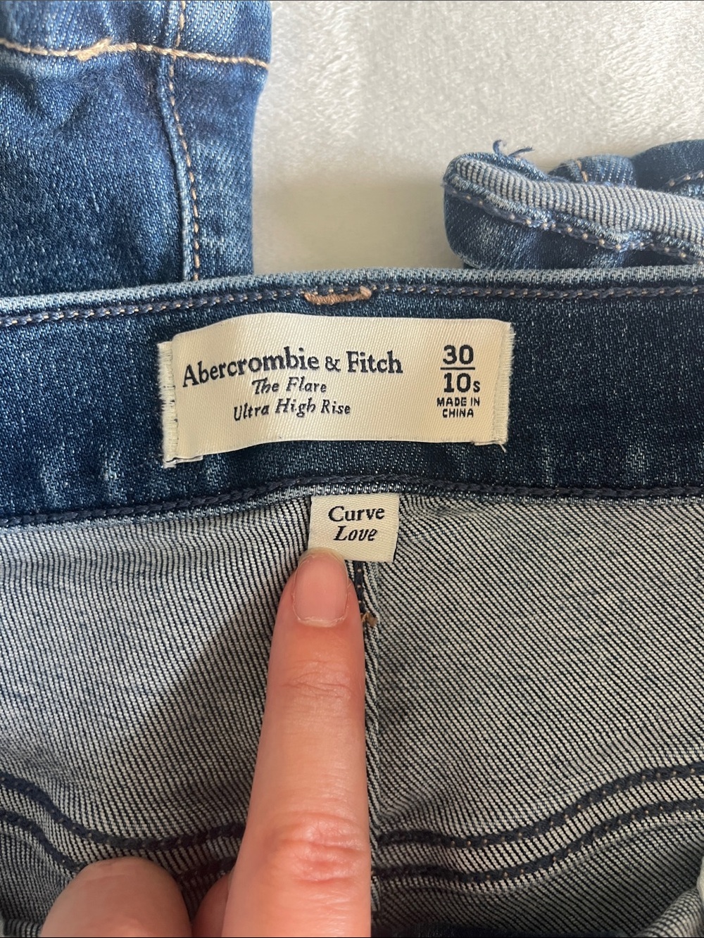 A&F Curve love ultra high rise flare 10/30s - Picture 4 of 7